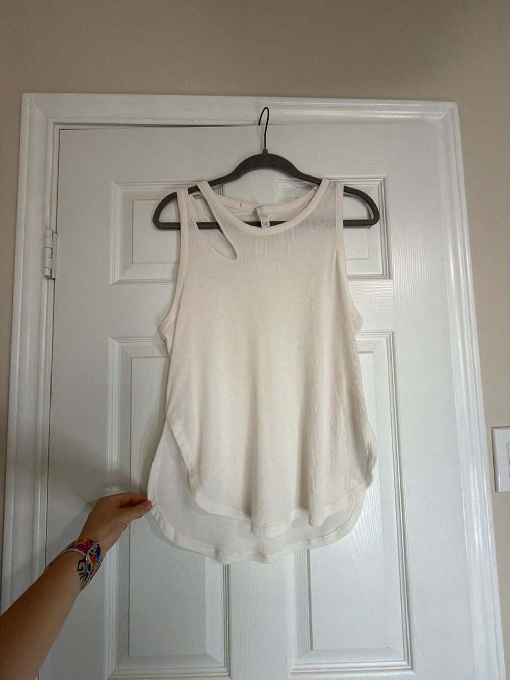 Alo Yoga Ribbed Peak Tank Top in Ivory White Size S